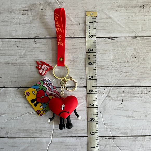 NWT Bad Bunny El conejo Malo 3D Keychain UN VERANO SIN TI - Picture 2 of 2